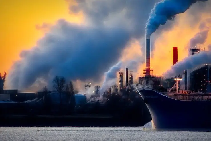 Emisiones contaminantes de la industria. / Pixabay.