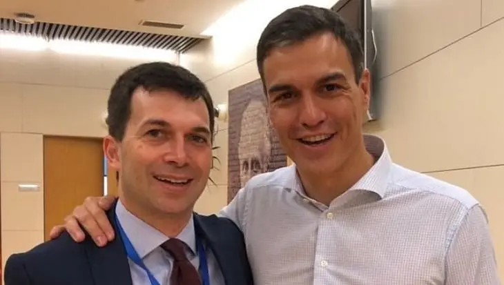 Gonzalo Caballero y Pedro Sánchez. / Mundiario