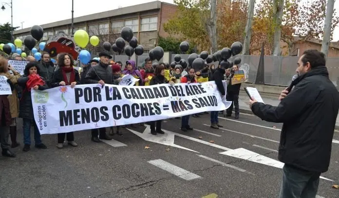 Manifestaci&oacute;n a favor de la calidad del aire. / Mundiario