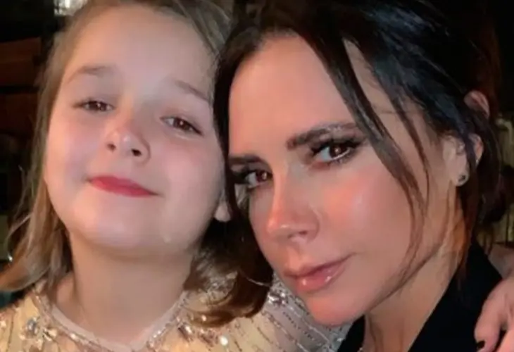 Victoria Beckham y su hija Harper. / RRSS.