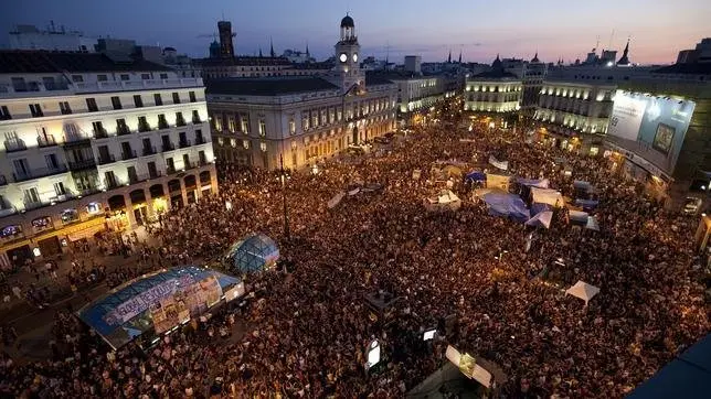 Acampada del 15-M en la plaza del Sol de Madrid. / Movimiento 15M
