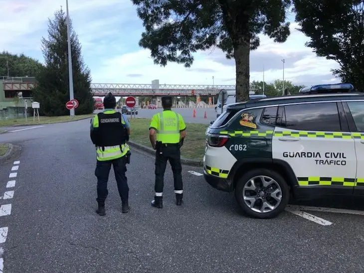 Policía en Biarritz, Francia. / Twitter