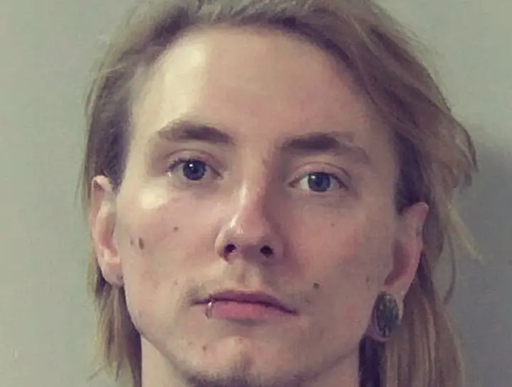 Lee Vernon, joven condenado por matar a su hijo. RR SS.