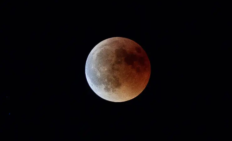 Eclipse lunar en Madrid. / Europa Press