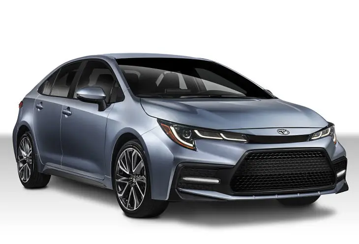 Un coche Toyota_opt