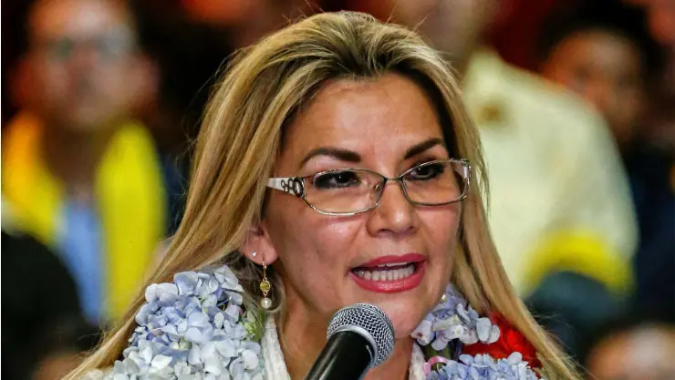 Jeanine A&ntilde;ez. / RR SS