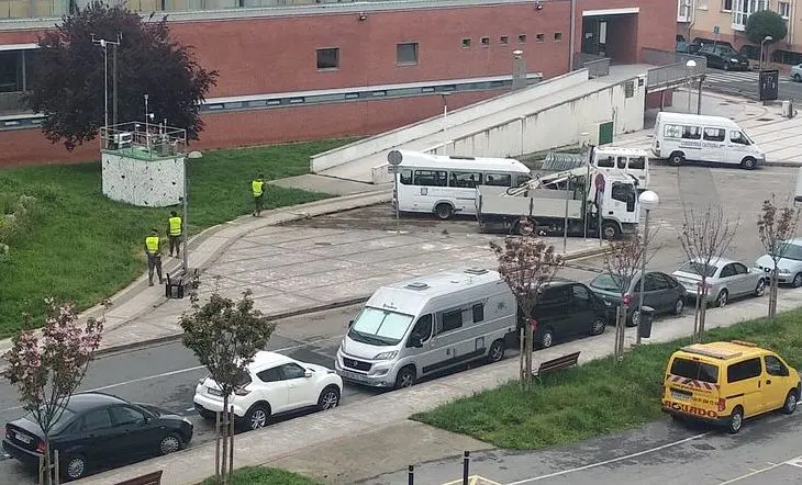 Militares en las calles de Castro Urdiales (Cantabria). / Mundiario