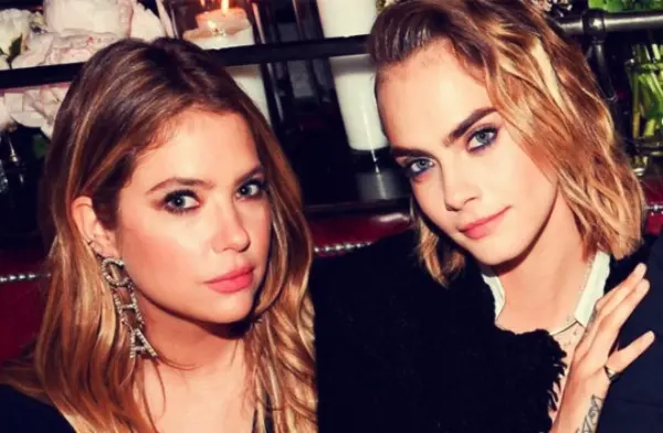 Ashley Benson, actriz; y Cara Delevigne, modelo. Instragram.