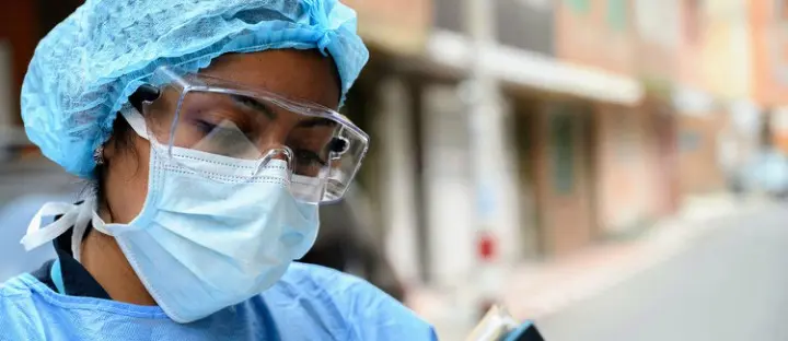 Trabajador de la salud en Colombia. / Cr&eacute;dito: OPS/OMS