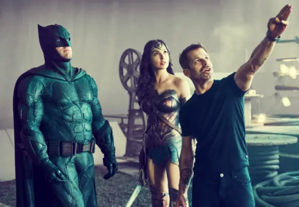 Zack Snyder con Batman y Wonder Women. Twitter. 