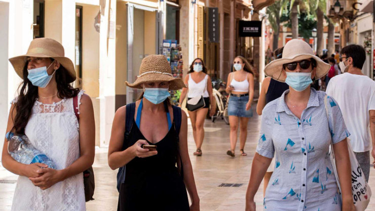 Mujeres caminando. / Pixabay