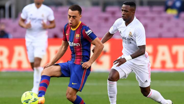 Sergi&ntilde;o Dest, lateral derecho del FC Barcelona / @sgd_2