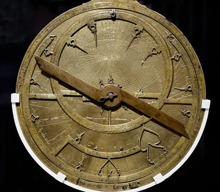 Astrolabio de al-Sahlî, del siglo XI. / CC