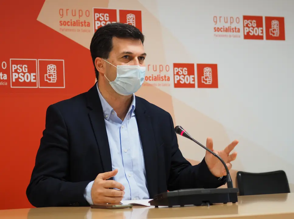 Gonzalo Caballero en rueda de prensa en el Parlamento de Galicia. / PSdeG-PSOE
