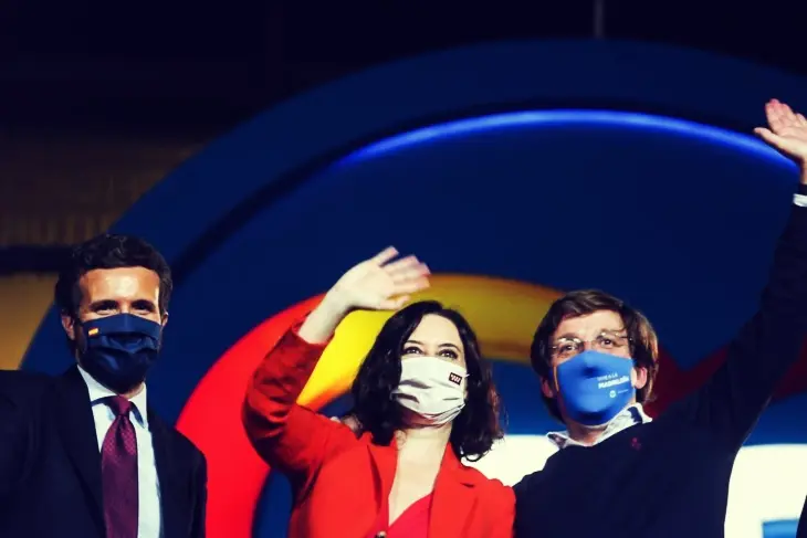 Pablo Casado, Isabel D&iacute;az Ayuso y Jos&eacute; Luis Mart&iacute;nez-Almeida. Twitter @IdiazAyuso