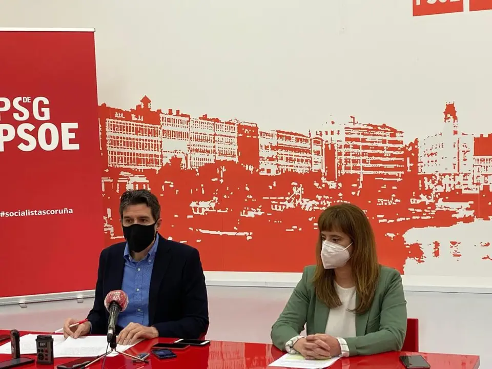 Pablo Arangüena y Eva Martínez Acón. / PSdeG-PSOE