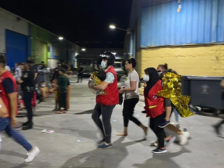 Mujeres llegan a refugios en Ceuta. / @CEARefugio