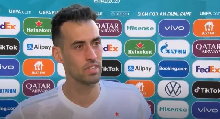 Sergio Busquets, muy emcionado al final del compromiso. RR.SS