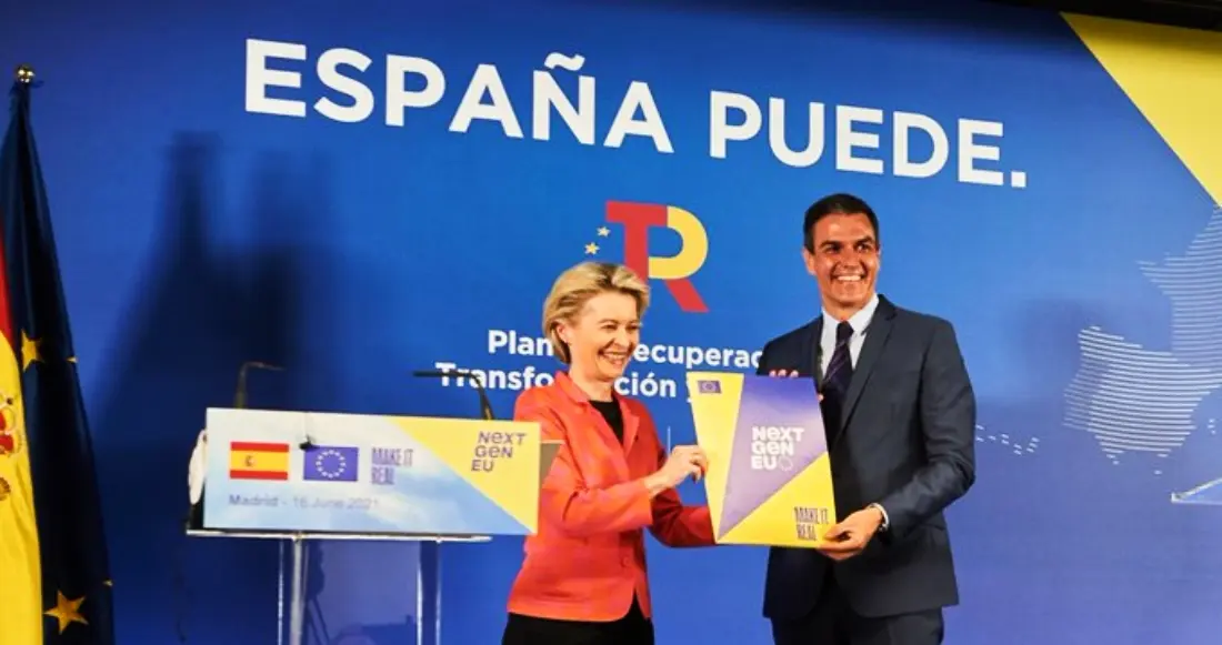 La presidenta de la Comisi&oacute;n Europea, Ursula von der Leyen; junto al presidente del Gobierno espa&ntilde;ol, Pedro S&aacute;nchez. / Twitter @vonderleyen