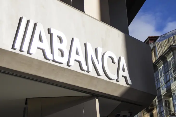 Oficina de la Plaza de Lugo de Abanca, en A Coru&ntilde;a. / comunicacion.abanca.com