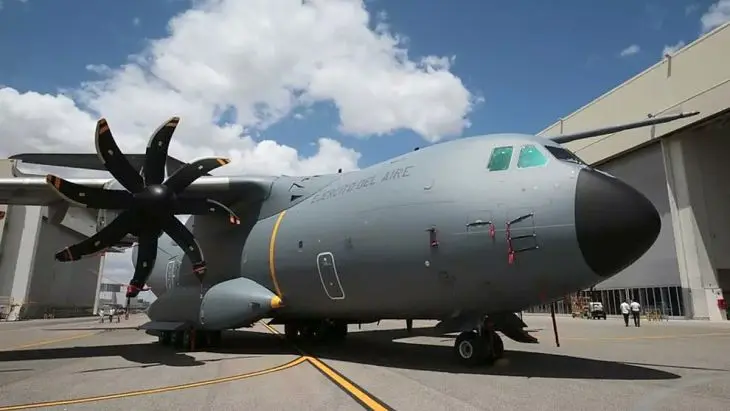 Avi&oacute;n A400 del Ej&eacute;rcito del Aire/. RRSS