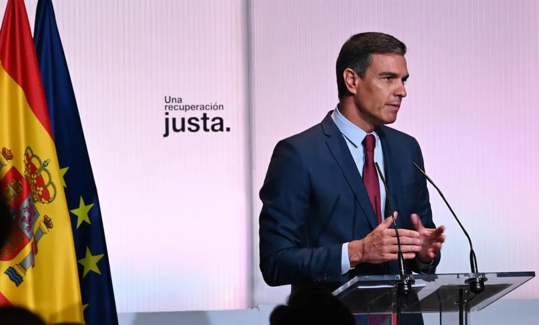 El presidente del Gobierno, Pedro S&aacute;nchez, durante la conferencia con la que ha abierto el curso pol&iacute;tico y ha presentado los planes del Ejecutivo. / Pool Moncloa / Borja Puig de la Bellacasa