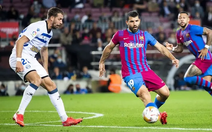 El Kun Ag&uuml;ero ven&iacute;a tomando el ritmo al juego y hasta habia sido titular. /  Miguel Ruiz - fcbarcelona.es