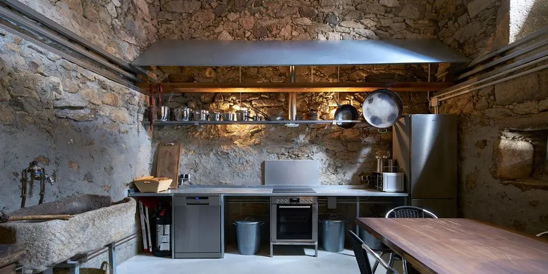 Cocina-comedor de la casa restaurada por Arturo Franco. / Mundiario