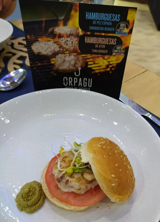 Las hamburguesas de pez espada  y at&uacute;n fueron las estrellas del sal&oacute;n de Mil&aacute;n.