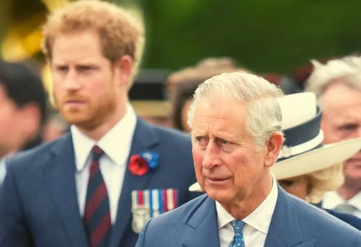 Pr&iacute;ncipe Harry, duque de Sussex; y el Rey Carlos III. / RR SS.