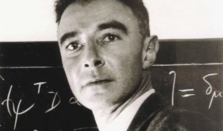 J. Robert Oppenheimer, el creador de la bomba at&oacute;mica tendr&aacute; una pel&iacute;cula dirigida por Christopher Nolan. / RRSS.