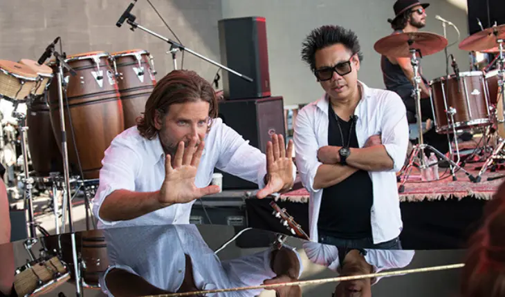 Bradley Cooper dirigiendo. / RRSS.