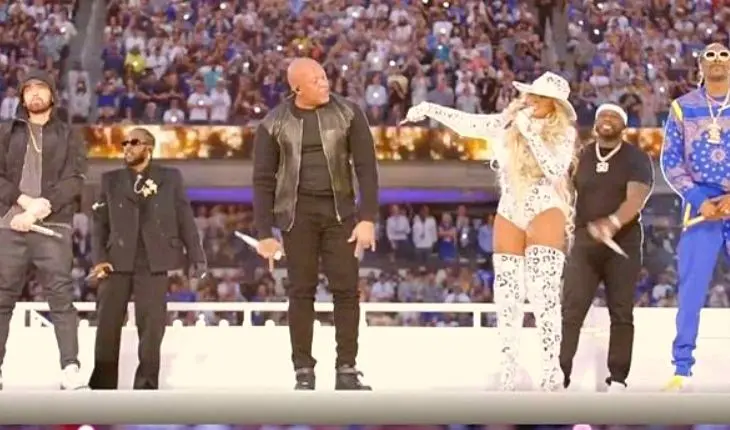 &Iacute;conos del hip hop se presentaron en el show de medio tiempo del Super Bowl 2022. / RRSS.