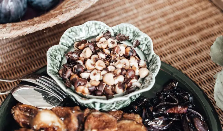 Bowl con cereales y ciruelas pasas. / Pexels.com.