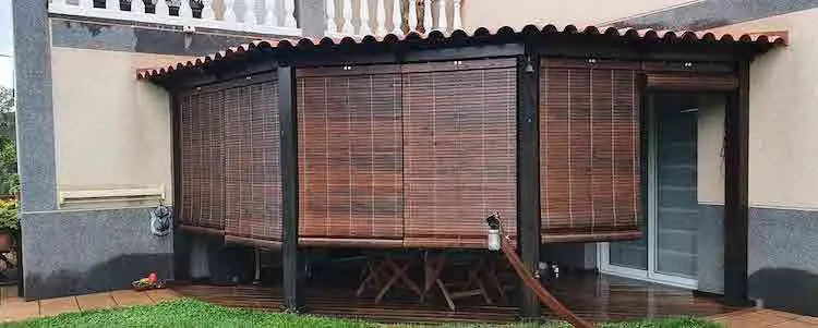 Persianas en un porche.
