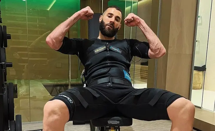 Karim Benzema se toma enserio su condici&oacute;n f&iacute;sica. / @Benzema