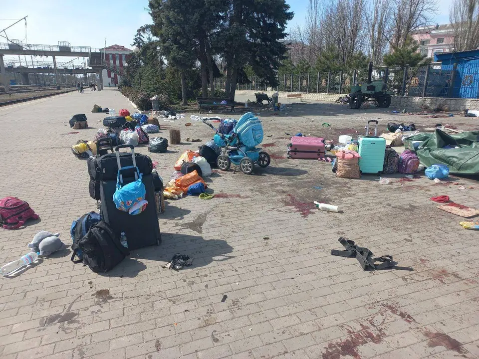 Estaci&oacute;n de trenes de Kramatorsk despu&eacute;s del ataque. / RR.SS
