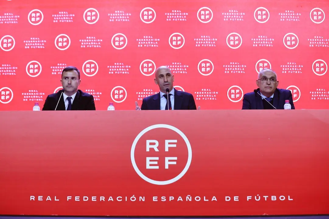 Rueda de prensa del Presidente de la RFEF. / Foto: @rfef