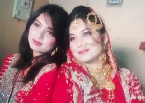 Arooj y Aneesa Abbas, hermanas asesinadas en Pakist&aacute;n. RR SS