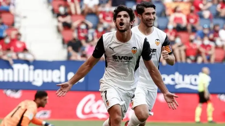 Goncalo Guedes y Carlos Soler durante un partido en Mallorca. / RR SS