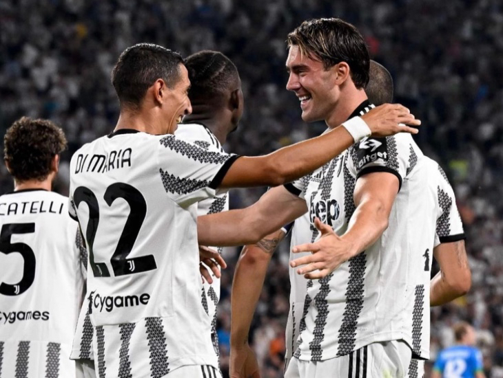 Di Mar&iacute;a y Vlahovic    @vlahovicdusan
