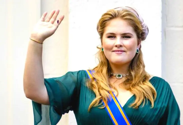 Princesa Amalia de Holanda, heredera al trono. / RR SS.