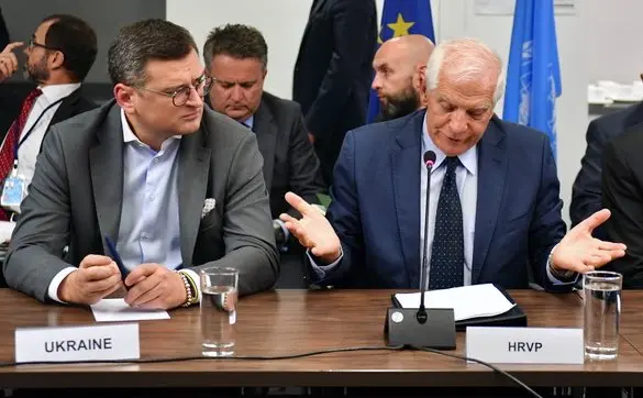 Ministro de Exteriores de Ucrania, Dmitro Kuleba y Josep Borrell. / @JosepBorrellF