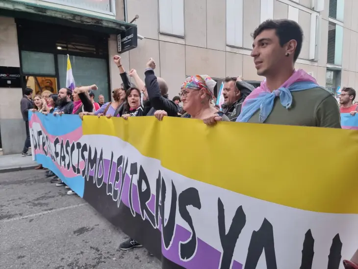 Protesta a favor de la Ley Trans. / Twitter
