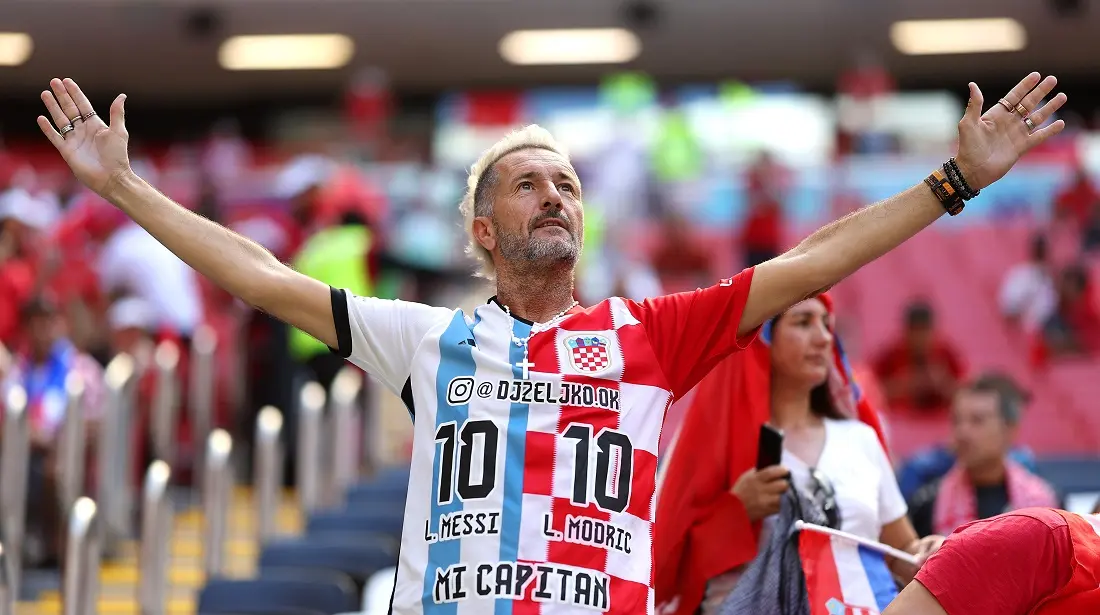 Aficionado dividido. @fifaworldcup_es