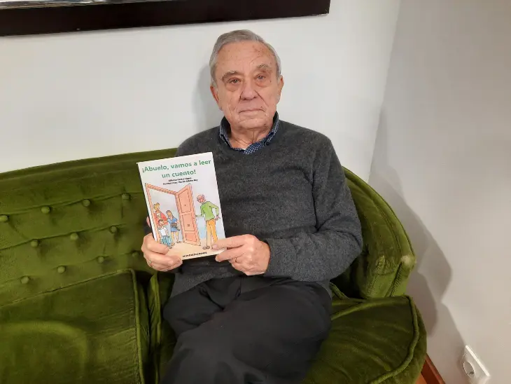 Alfonso Garc&iacute;a y su libro &iexcl;Abuelo, vamos a leer un cuento! / Mundiario