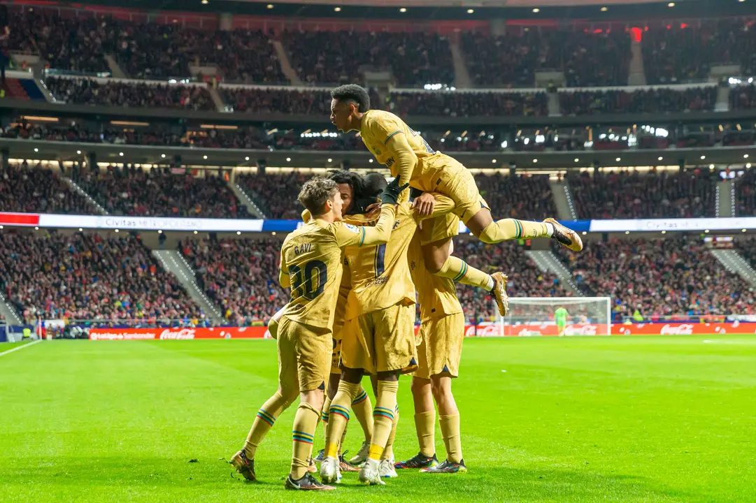 Jugadores del Bar&ccedil;a celebrando el gol de Demb&eacute;l&eacute;. / @FCBarcelona
