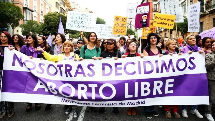Mujeres en Madrid se manifiestan en favor del aborto. / Amecopress