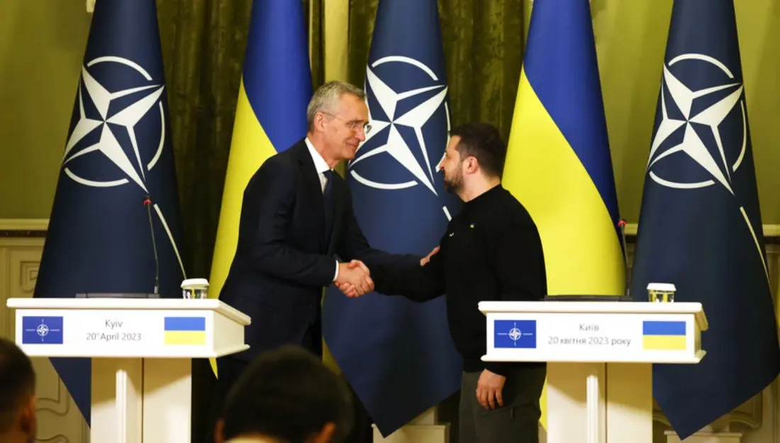 El secretario general de la OTAN, Jens Stoltenberg, y el presidente de Ucrania, Volod&iacute;mir Zelenski. / OTAN