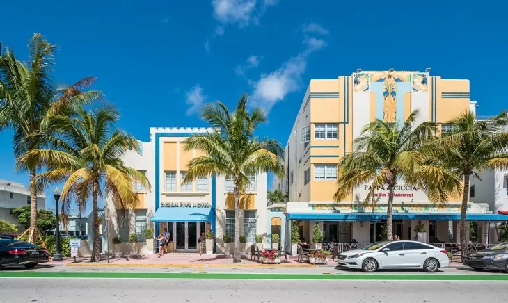 Miami Art Deco District / Miami Beach Architectural District. Flickr.
